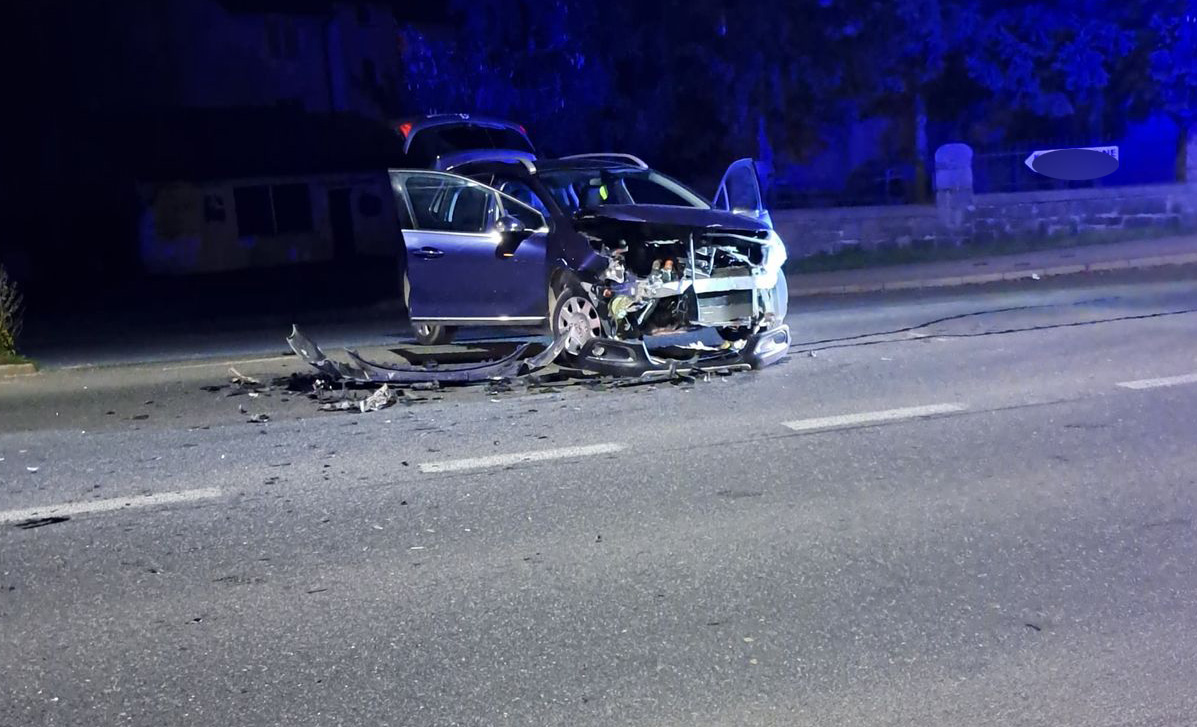 Wieczorna kraksa na Kasztelańskiej [FOTO] 